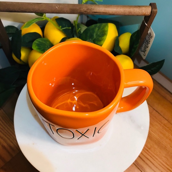 Rae Dunn TOXIC orange mug - Picture 4 of 6